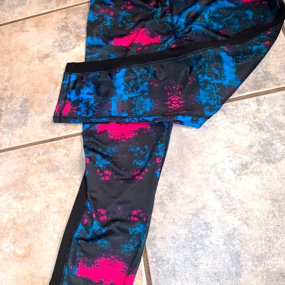 NEIMAN MARCUS Yoga/Pilates Pant - Picture 3 of 6